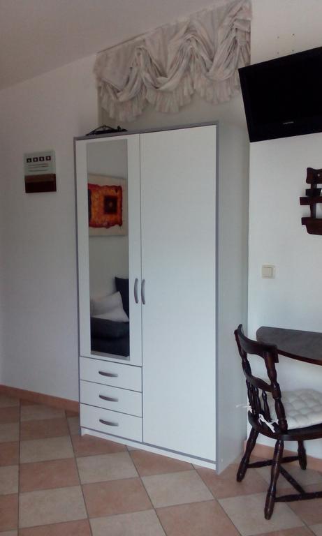 Apartment Tuja Jadrtovac Zimmer foto